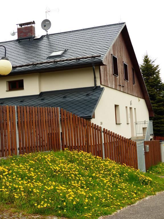 Apartamento Haus Tolstejn Jiřetín pod Jedlovou Exterior foto